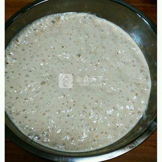 手揉老式<a href=/shicai/mimian/MianBao/index.html target=_blank><u>面包</u></a>