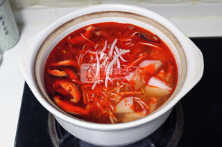 韩式辣<a href=/shicai/rouqin/NiuRou/index.html target=_blank><u>牛肉</u></a>汤