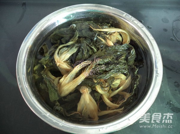 菜干猪骨汤的做法