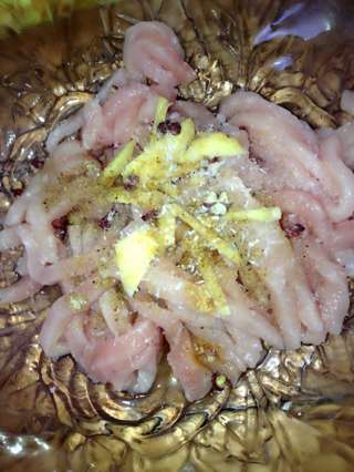 麻辣<a href=/shicai/rouqin/LiJi/index.html target=_blank><u>里脊</u></a>