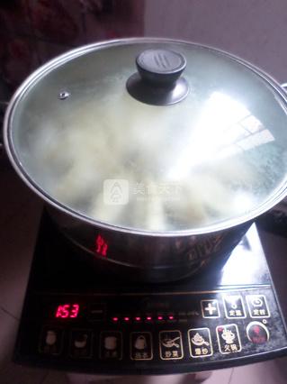 百吃不腻<a href=/shicai/shucai/ZhuSun/index.html target=_blank><u>竹笋</u></a>饺子