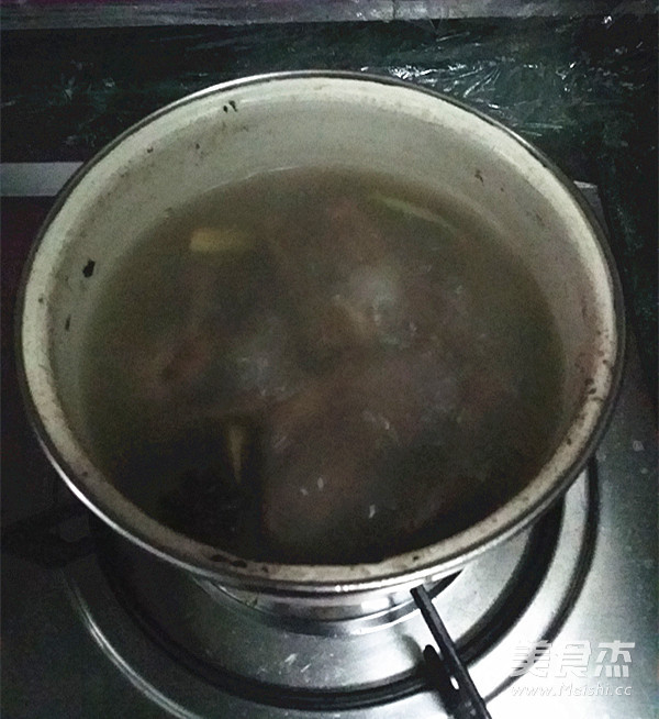 盐<a href=/shicai/rouqin/ShuiYa/index.html target=_blank><u>水鸭</u></a>胗的做法