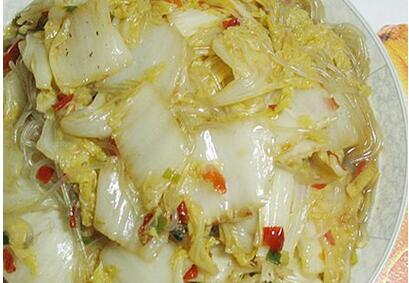 酸辣<a href=/shicai/shucai/BaiCai/index.html target=_blank><u>白菜</u></a><a href=/shicai/mimian/FenSi/index.html target=_blank><u>粉丝</u></a>怎么做?