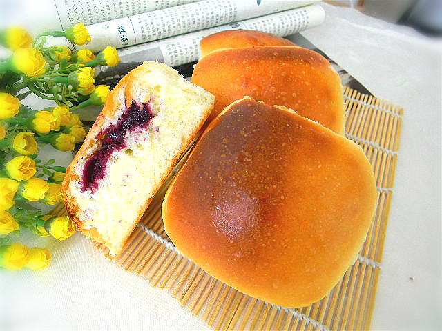 <a href=/shicai/guopin/LanMei/index.html target=_blank><u>蓝莓</u></a>果酱<a href=/shicai/mimian/MianBao/index.html target=_blank><u>面包</u></a>的做法