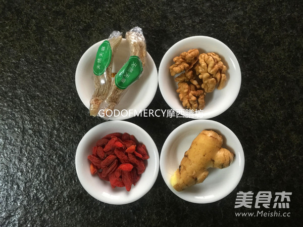 春季滋补养生最佳选择天麻核<a href=/shicai/guopin/Tao/index.html target=_blank><u>桃</u></a><a href=/shicai/guopin/GouQi/index.html target=_blank><u>枸杞</u></a>鸡汤的做法