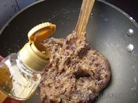 <a href=/shicai/shucai/DongGua/index.html target=_blank><u>冬瓜</u></a><a href=/shicai/mimian/HongDou/index.html target=_blank><u>红豆</u></a>月饼的做法步骤9