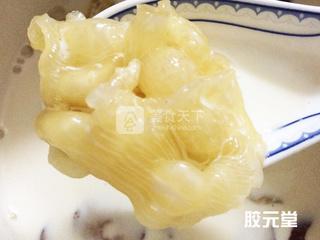 <a href=/shicai/shuichanpin/HuaJiao/index.html target=_blank><u>花胶</u></a>炖红<a href=/shicai/guopin/Zao/index.html target=_blank><u>枣</u></a><a href=/shicai/mimian/NiuNai/index.html target=_blank><u>牛奶</u></a>