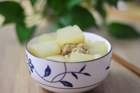 <a href=/shicai/shucai/BaiLuoBo/index.html target=_blank><u>白<a href=/shicai/shucai/LuoBo/index.html target=_blank><u>萝卜</u></a></u></a>烧<a href=/shicai/rouqin/JiTui/index.html target=_blank><u>鸡腿</u></a>的做法