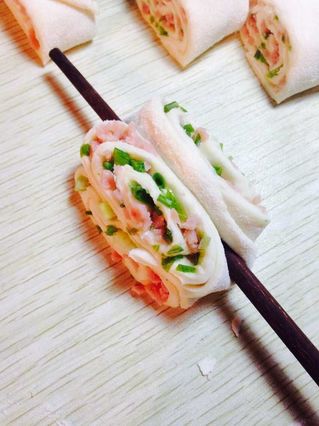 迷你葱香<a href=/shicai/rouqin/HuoTui/index.html target=_blank><u>火腿</u></a>花卷