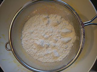 长颈鹿<a href=zt/qifengdg target=_blank><u>戚风蛋糕</u></a>卷