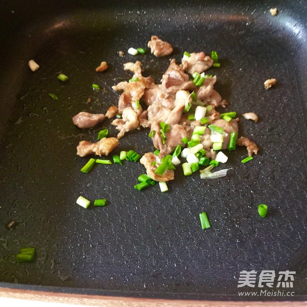 <a href=/shicai/shucai/TongHao/index.html target=_blank><u>茼蒿</u></a>面的做法