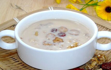 蜜<a href=/shicai/guopin/Zao/index.html target=_blank><u>枣</u></a>核<a href=/shicai/guopin/Tao/index.html target=_blank><u>桃</u></a>羹