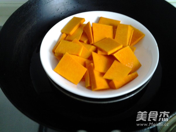 <a href=/shicai/shucai/NanGua/index.html target=_blank><u>南瓜</u></a>糊的做法