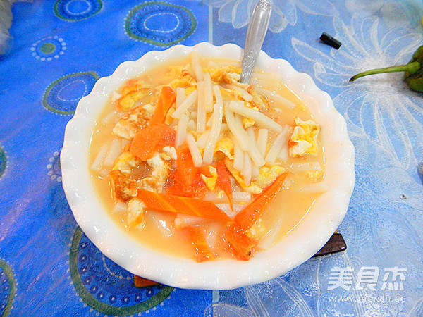 <a href=/shicai/shucai/XiHongShi/index.html target=_blank><u>西红柿</u></a><a href=/shicai/rouqin/JiDan/index.html target=_blank><u>鸡蛋</u></a><a href=/shicai/mimian/NianGao/index.html target=_blank><u>年糕</u></a>汤的做法