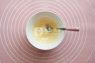 炼奶椰蓉小<a href=/shicai/mimian/MianBao/index.html target=_blank><u>面包</u></a>