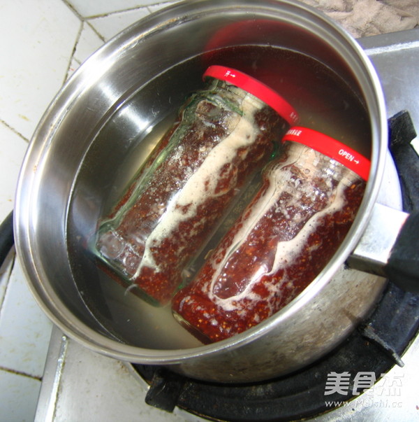 自己动手DIY<a href=/shicai/guopin/CaoMei/index.html target=_blank><u>草莓</u></a>酱 吃起来美美哒的做法