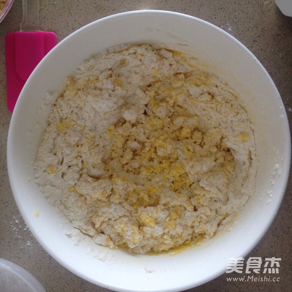 <a href=/shicai/guopin/HuaSheng/index.html target=_blank><u>花生</u></a>酥饼的做法