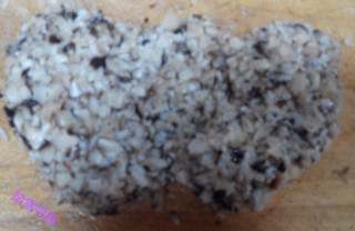 <a href=/shicai/shucai/XiangGu/index.html target=_blank><u>香菇</u></a><a href=/shicai/shucai/HuLuoBo/index.html target=_blank><u>胡<a href=/shicai/shucai/LuoBo/index.html target=_blank><u>萝卜</u></a></u></a><a href=/shicai/rouqin/ZhuRou/index.html target=_blank><u>猪肉</u></a>丸