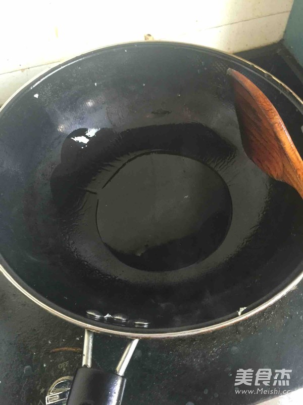 <a href=/shicai/shucai/LaJiao/index.html target=_blank><u>辣椒</u></a>炒<a href=/shicai/rouqin/WuHuaRou/index.html target=_blank><u>五花肉</u></a>的做法