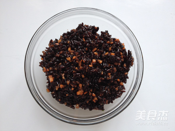 <a href=/shicai/mimian/HeiMi/index.html target=_blank><u>黑米</u></a>烧麦的做法