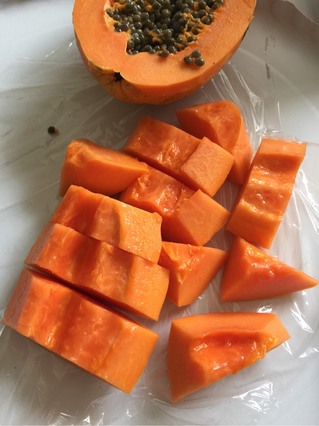 <a href=/shicai/guopin/MuGua/index.html target=_blank><u>木瓜</u></a>班戟