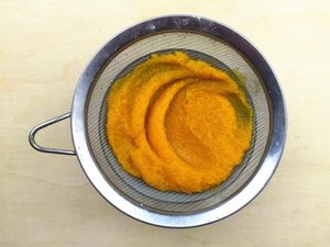 <a href=/shicai/mimian/QiaoKeLi/index.html target=_blank><u>巧克力</u></a>爆浆<a href=/shicai/shucai/NanGua/index.html target=_blank><u>南瓜</u></a>饼步骤6