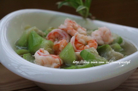 <a href=/shicai/shucai/SiGua/index.html target=_blank><u>丝瓜</u></a>炒虾球