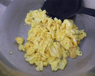 <a href=/shicai/shucai/BoCai/index.html target=_blank><u>菠菜</u></a>梗炒<a href=/shicai/rouqin/JiDan/index.html target=_blank><u>鸡蛋</u></a>