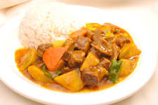 <a href=/shicai/shucai/TuDou/index.html target=_blank><u>土豆</u></a>咖喱<a href=/shicai/rouqin/NiuRou/index.html target=_blank><u>牛肉</u></a>的做法介绍