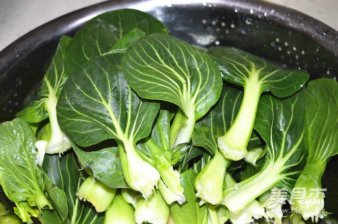 <a href=/shicai/shucai/XiangGu/index.html target=_blank><u>香菇</u></a><a href=/shicai/shucai/QingCai/index.html target=_blank><u>青菜</u></a>的做法