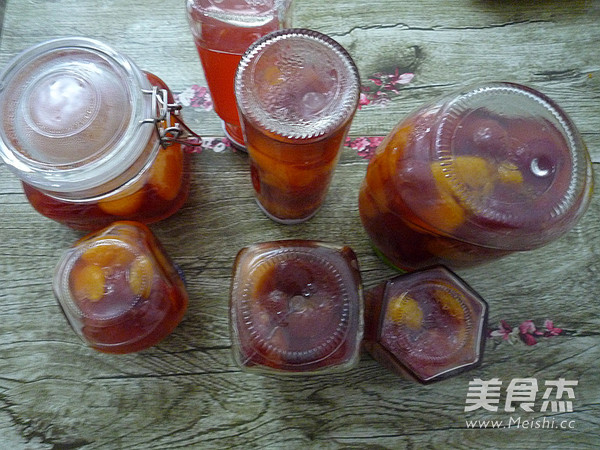 <a href=/shicai/guopin/JvZi/index.html target=_blank><u>橘子</u></a><a href=/shicai/guopin/ShanZha/index.html target=_blank><u>山楂</u></a>糖水(罐头)的做法