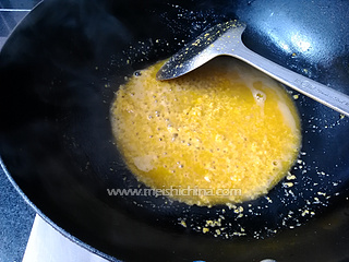 蟹<a href=/shicai/mimian/HuangDou/index.html target=_blank><u>黄豆</u></a>腐