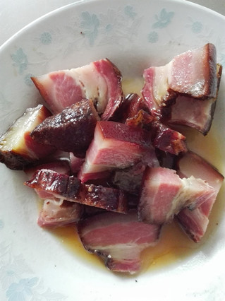 大<a href=/shicai/mimian/HuangMi/index.html target=_blank><u>黄米</u></a><a href=/shicai/rouqin/LaRou/index.html target=_blank><u>腊肉</u></a>粽子