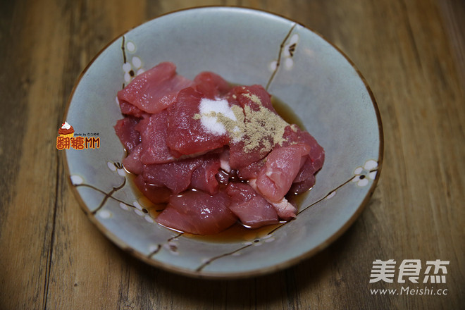 减30%卡路里的”炸”<a href=/shicai/rouqin/ZhuPai/index.html target=_blank><u>猪排</u></a>饭的做法