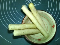 <a href=/shicai/shucai/ShanYao/index.html target=_blank><u>山药</u></a><a href=/shicai/mimian/YiMi/index.html target=_blank><u>薏米</u></a><a href=/shicai/mimian/QianShi/index.html target=_blank><u>芡实</u></a>粥