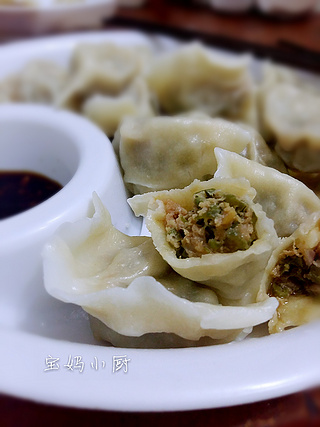 <a href=/shicai/rouqin/ZhuRou/index.html target=_blank><u>猪肉</u></a><a href=/shicai/shucai/JiangDou/index.html target=_blank><u>豇豆</u></a>馅水饺