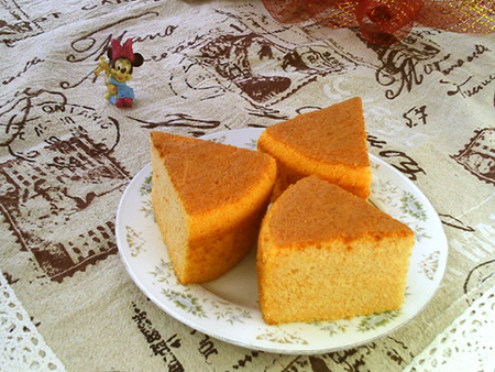 <a href=/shicai/shucai/XiHongShi/index.html target=_blank><u>西红柿</u></a><a href=zt/qifengdg target=_blank><u>戚风蛋糕</u></a>的做法