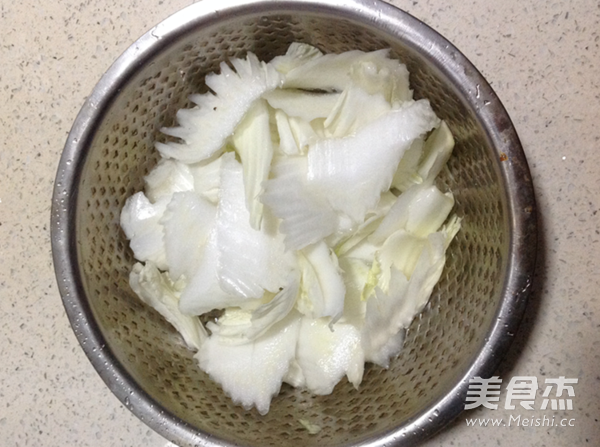 脆嫩爽口的<a href=/shicai/diaoweipin/Cu/index.html target=_blank><u>醋</u></a>溜<a href=/shicai/shucai/BaiCai/index.html target=_blank><u>白菜</u></a>的做法