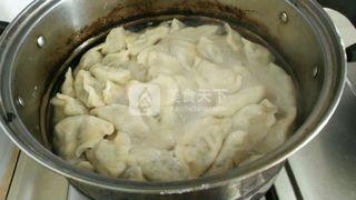 <a href=/shicai/shucai/JiuCai/index.html target=_blank><u>韭菜</u></a>肉饺子