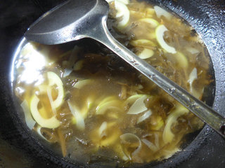 开洋<a href=/shicai/shucai/MeiGanCai/index.html target=_blank><u>梅干菜</u></a>雷笋汤