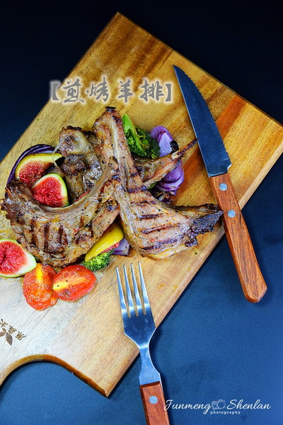 煎烤<a href=/shicai/rouqin/YangPai/index.html target=_blank><u>羊排</u></a>的做法