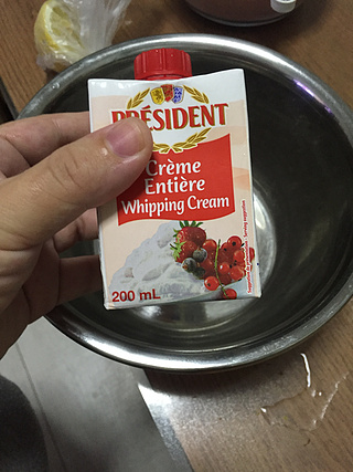 <a href=/shicai/guopin/CaoMei/index.html target=_blank><u>草莓</u></a>慕斯蛋糕