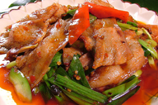 <a href=/shicai/shucai/SuanMiao/index.html target=_blank><u>蒜苗</u></a>回锅肉的做法