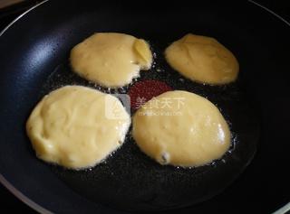 <a href=/shicai/shucai/TuDou/index.html target=_blank><u>土豆</u></a>饼