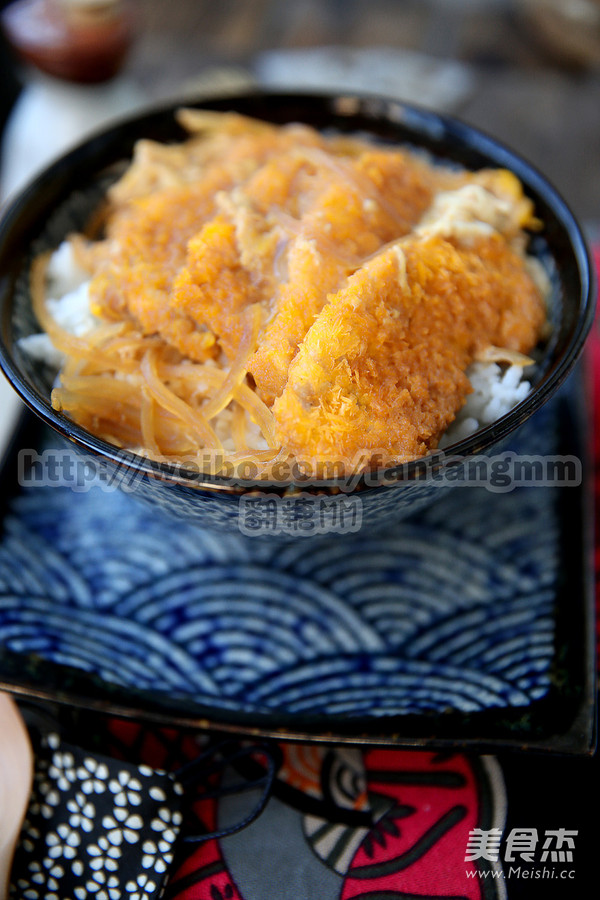 减30%卡路里的”炸”<a href=/shicai/rouqin/ZhuPai/index.html target=_blank><u>猪排</u></a>饭的做法