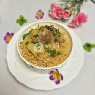 <a href=/shicai/rouqin/PaiGu/index.html target=_blank><u>排骨</u></a><a href=/shicai/shucai/TuDou/index.html target=_blank><u>土豆</u></a>焖饭