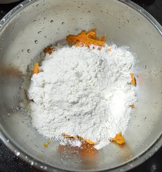 <a href=/shicai/shucai/HongShu/index.html target=_blank><u>红薯</u></a>馒头