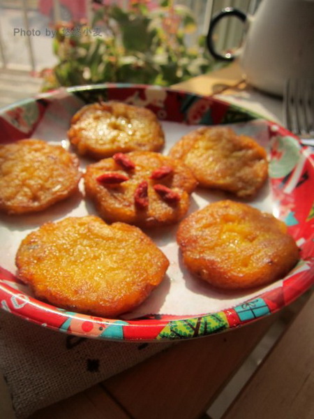 <a href=/shicai/shucai/GuiHua/index.html target=_blank><u>桂花</u></a>蜜<a href=/shicai/shucai/NanGua/index.html target=_blank><u>南瓜</u></a>饼