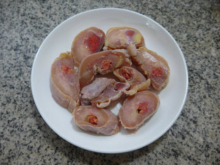 <a href=/shicai/shucai/MaoDou/index.html target=_blank><u>毛豆</u></a>蒸腊<a href=/shicai/rouqin/JiTui/index.html target=_blank><u>鸡腿</u></a>