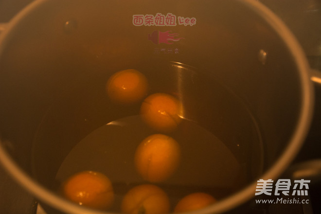 预防感冒的糖渍<a href=/shicai/guopin/JinJu/index.html target=_blank><u>金桔</u></a>的做法